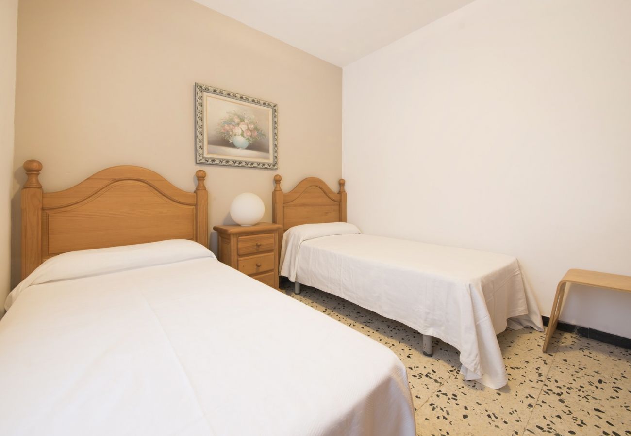 Apartamento en Calafell - R28 - APART. MONTSERRAT, 11 3º