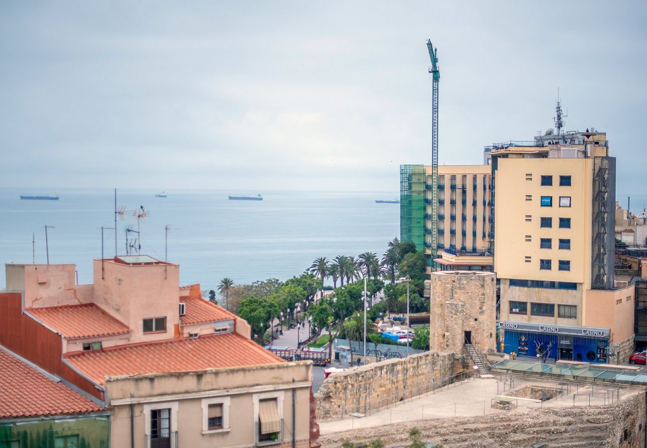 Apartamento en Tarragona - TH113-Attic-La-Nau con Vistas al Mar y Terraza en 