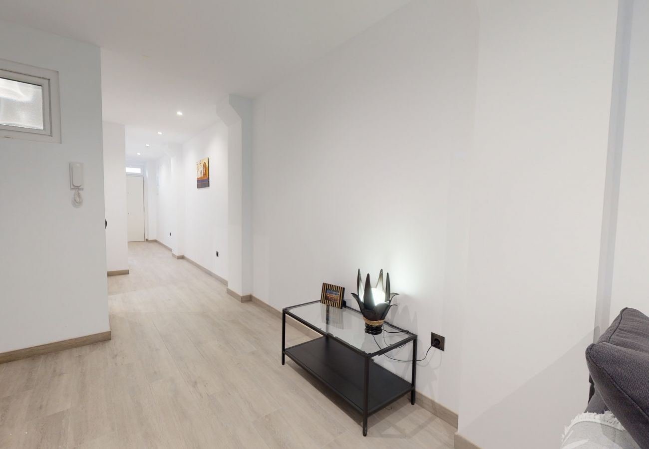 Apartamento en Alicante - Large & Relaxing City Home