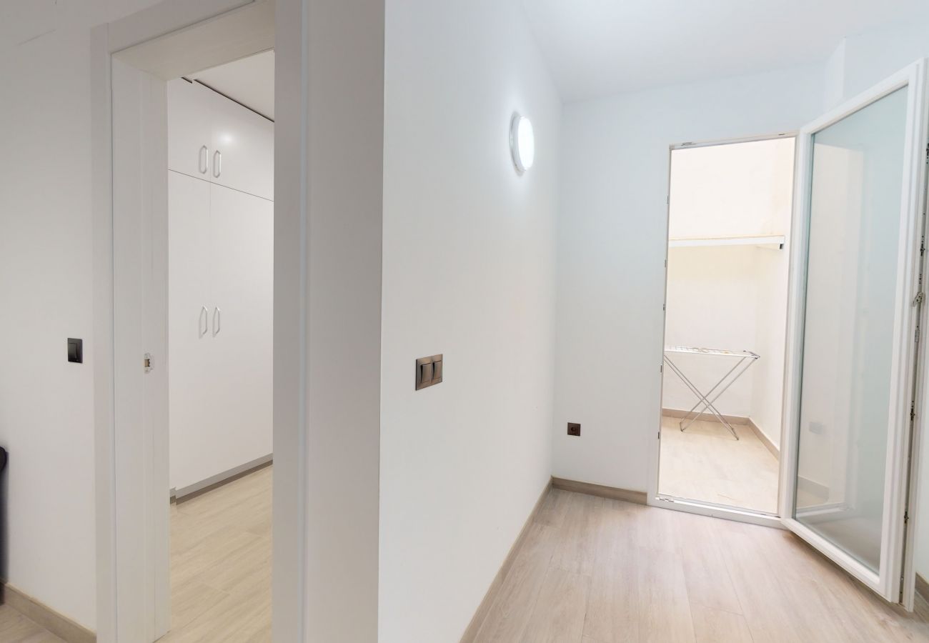 Apartamento en Alicante - Large & Relaxing City Home