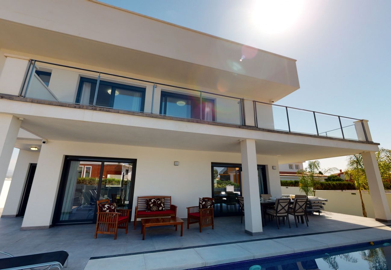 Chalet en San Juan de Alicante - Luxury Modern & Sunny Villa