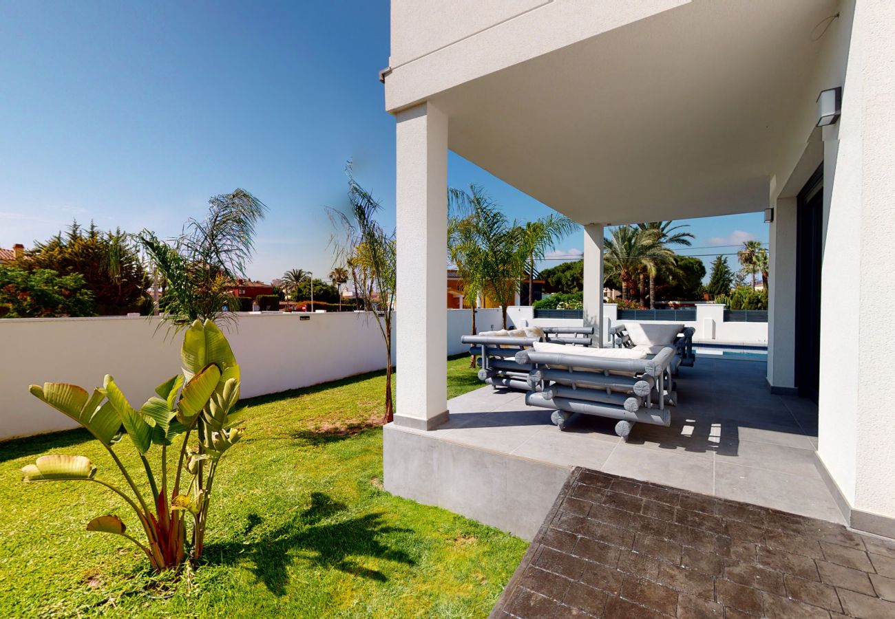 Chalet en San Juan de Alicante - Luxury Modern & Sunny Villa