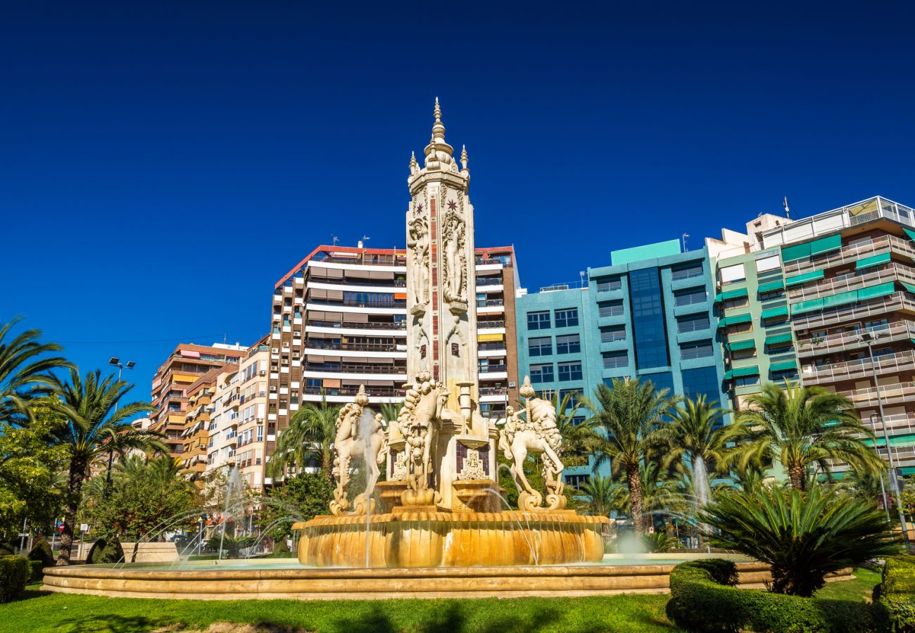 Apartamento en Alicante - Alicante Colorful Penthouse Center 5A