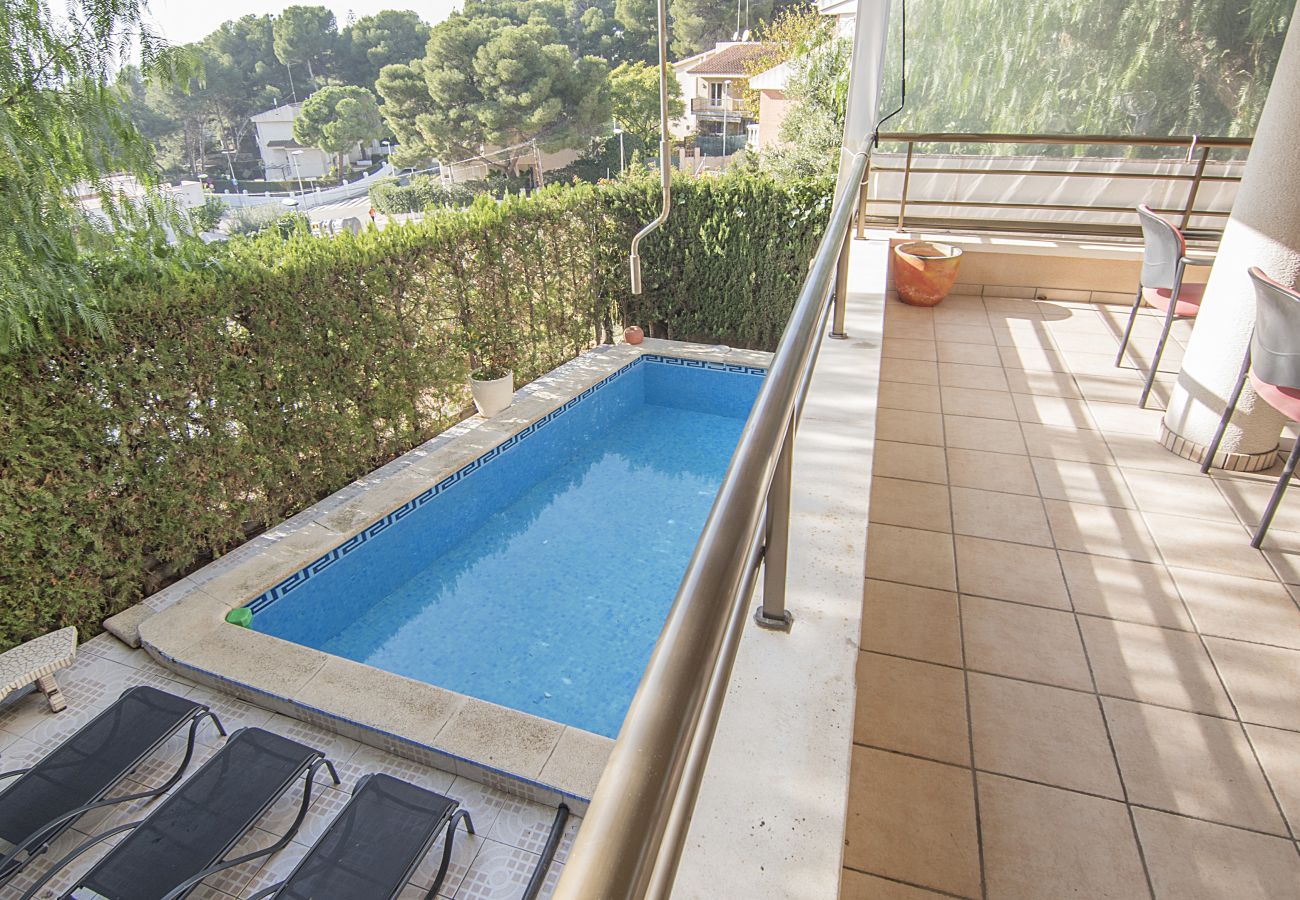 Villa in Salou - TH103- Villa Espaciosa con Piscina Privada y Jardí