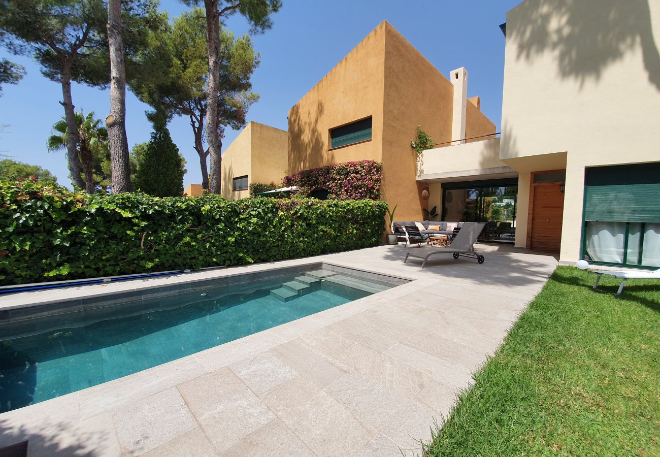 Townhouse in Tarragona - TH122-Villa Moderna con Piscina y Vistas Panorámic