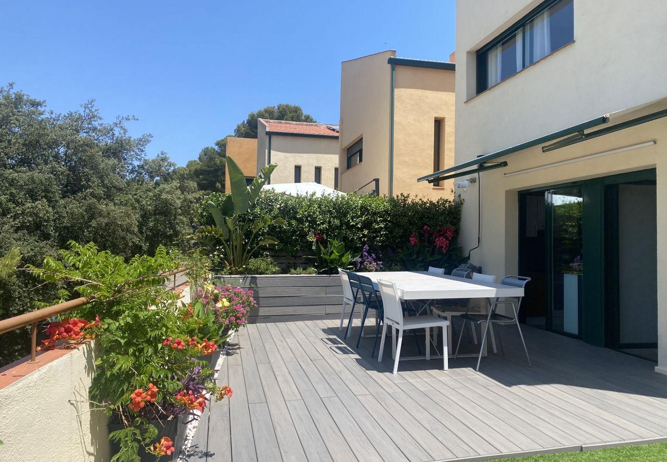 Townhouse in Tarragona - TH122-Villa Moderna con Piscina y Vistas Panorámic