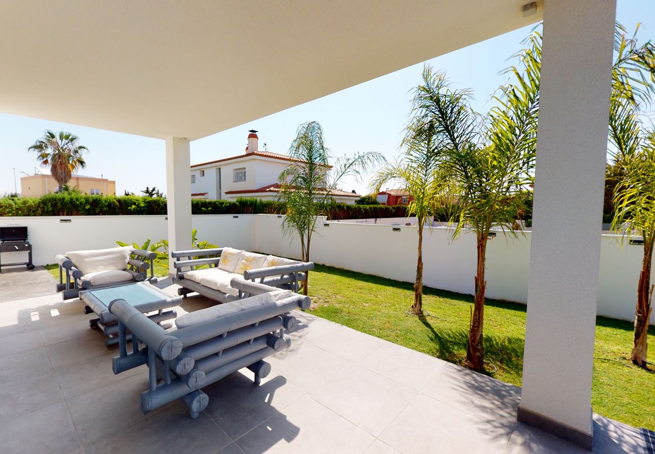 Chalet in San Juan de Alicante - Luxury Modern & Sunny Villa