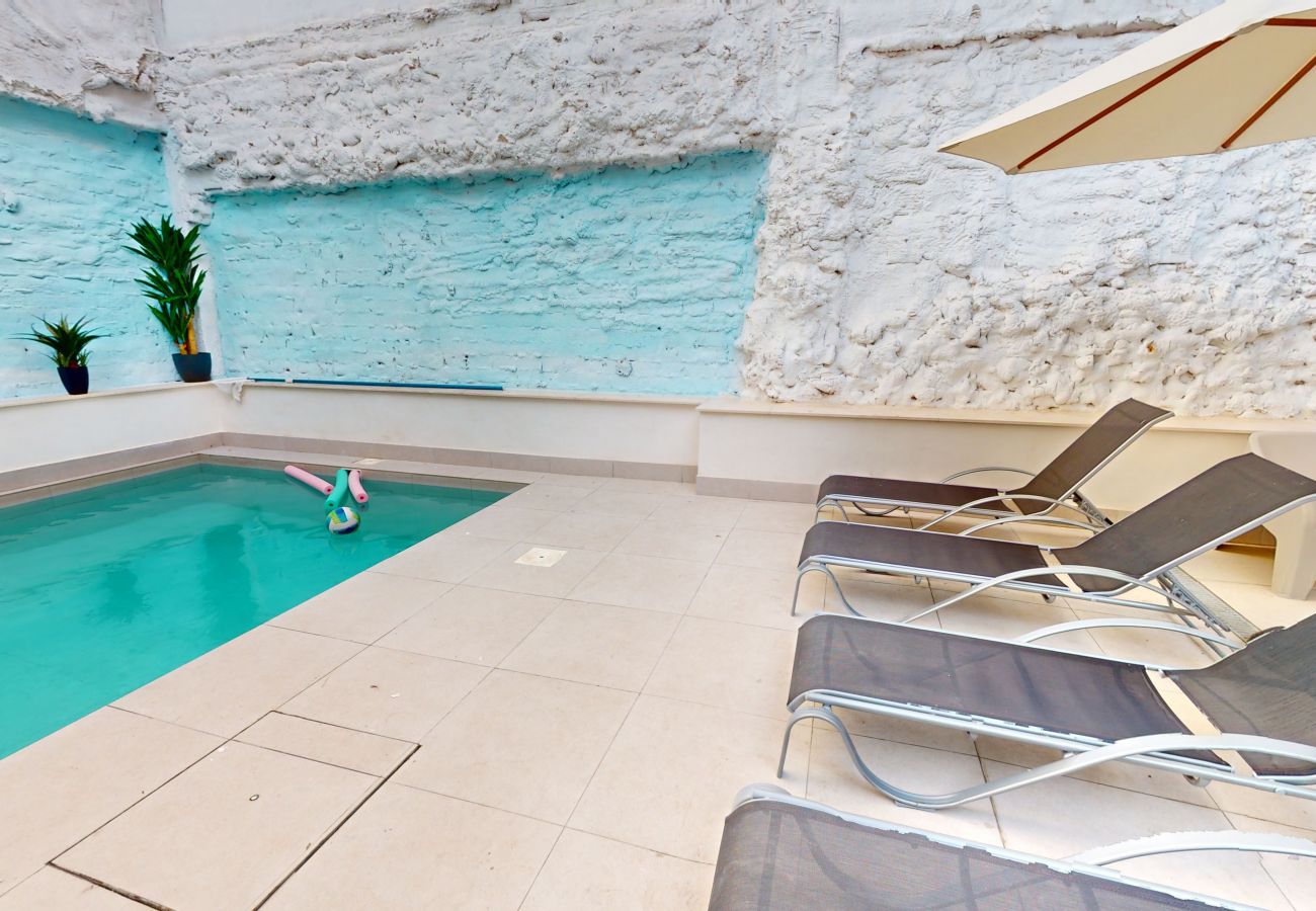 Apartment in Alicante / Alacant - Alicante Colorful Penthouse Center 5C